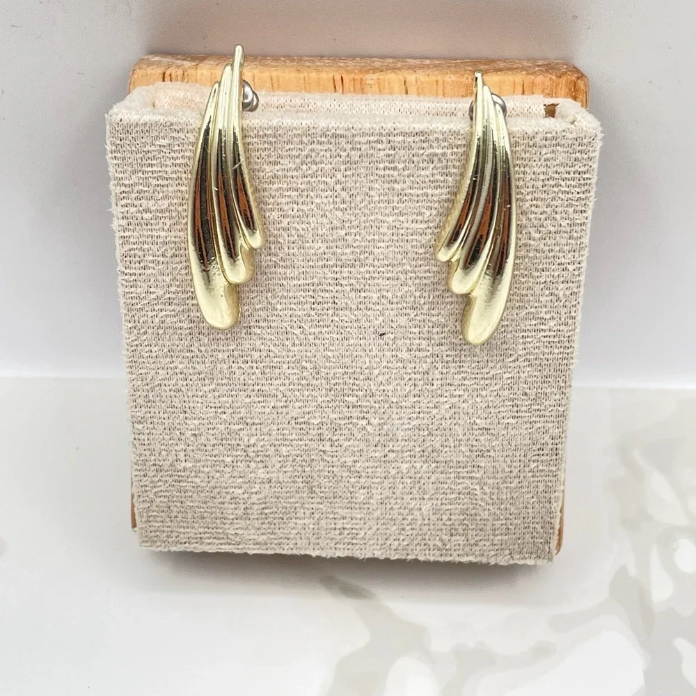 Vintage VTG Gold Tone Dangle Earrings Shiny Abstract Wing‎ Mid-Century Modern